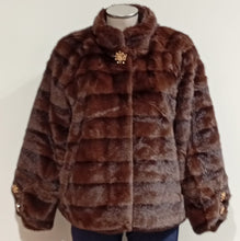 Carica l&#39;immagine nel visualizzatore di Gallery, Giacca ecopelliccia Como dress
