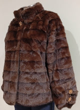 Carica l&#39;immagine nel visualizzatore di Gallery, Giacca ecopelliccia Como dress
